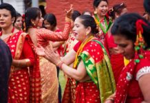 पशुपती क्षेत्रमा तीज यस्तो देखियो (भिडियो फिचर)