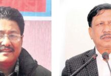काठमाडौं १० : मतदाता फकाउँदै केसी र शाक्य