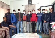 ८ जुवाडे पक्राउ, झन्डै एक लाख बरामद