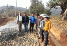 चन्द्रागिरी नगरपालिका वडा नं १को तीनकन्या देबिस्थान बाटो ढलान गर्ने कार्य सुरु