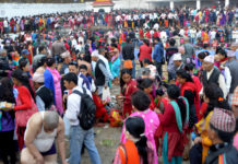 मातातीर्थ कुण्डमा भक्तजनको भीड
