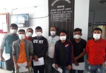 यातायात व्यवस्था कार्यालय गुर्जुधारावाट ८ जना बिचौलिया पक्राउ