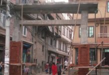 च.न.पा वडा १० सतुंगल स्तिथ ध्वाखा (गेट) निर्माण कार्य हुदै।