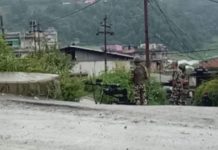 चन्द्रागिरि नगरपालिकाका दुई स्थानमा राखिएकाे प्रेसरकुकर वम नेपाली सेनाले निस्कृय ।