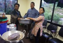 देव दर्शन वचत तथा ऋण सहकारी संस्थाले वृद्धा आस्रमलाई अावश्यक भाडा वर्तन सहयाेग हस्तान्तरण ।