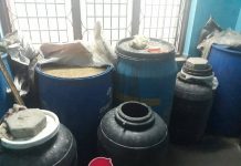 चन्द्रागिरिमा वडा नं. ८ मा पाचँ हजार लिटर अखाद्य मदिरा नष्ट फाइल तस्बिर