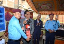 चन्द्रागिरी नगरपालिकाले विपद व्यवस्थापनकका लागि आपतकालीन दैवीप्रकोप उद्वार सामग्री प्रहरीलाई हस्तान्तरण (फोटो फिचर )