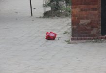 कीर्तिपुरमा प्लाष्टिकभित्र माटाे भरिएकाे नक्कली बम