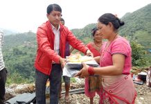 बाढी पिडितलाई सहयोग