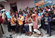 ‘पुरानो नेपाल’ देख्न पाउँदा प्रभात मा.वि.का विद्यार्थीहरू दंग