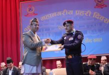 समुदाय प्रहरी साझेदारीमा उत्कृष्ठ कार्य गर्नेहरुलाई महारीक्षक खनालवाट सम्मान प्रदान ।