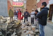 च.न.पा १२, बलम्बु (भास्तिपुर) फत्तेश्वर महदेव देखि ग : पशु बिकास केन्द्र) सम्म को बाटाे निर्माणकार्य हुदै