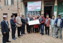हसना भास्तिपुरद्धारा चन्द्रागिरि नगरपालिकालाई अार्थिक सहयाेग रकम हस्तान्तरण