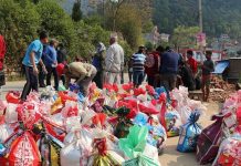 चन्द्रागिरि नगरपालिका वडा नं ७ मा ११४५ जना लाइ राहत बितरण