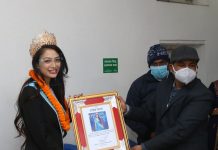 मिस नेपाल नम्रता श्रेष्ठलाई चन्द्रागिरि नगरपालिका-१५ मा सम्मान