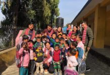 थानकोट जेसीजले विद्यार्थीहरूलाई शैक्षिक सामाग्री प्रदान