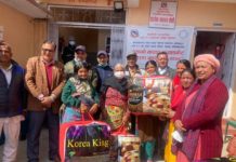 चन्द्रागिरी वडा नं १ दहचोकले न्यानो कपडा अन्तर्गत ब्ल्यांकेट वितरण गर्यो