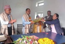 चन्द्रागिरि १५ कार्यलयले निवर्तमान वडा अध्यक्ष उत्तम बहादुर राउतलाई बिदाई