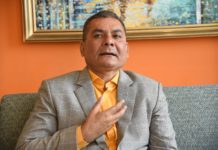 ‘सागको मुठो बेचेर चन्द्रागिरिको सेयर किन्नेहरु फसे, सेयर बजारमा लगानी गर्नेहरु ५०० % डुब्छन्’: दुर्गा प्रसाईं
